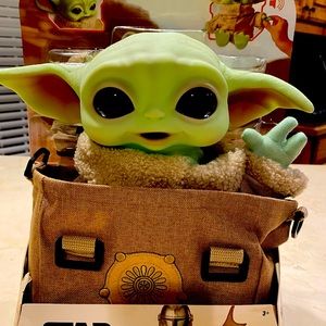 NEW - The Mandalorian The Child Premium Plush Bundle